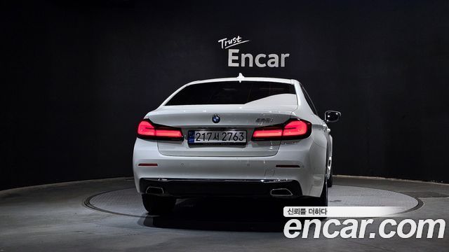 BMW 5-Series 520i Luxury