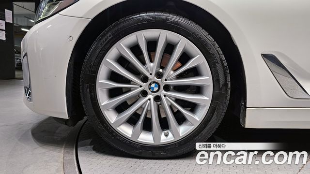 BMW 5-Series 520i Luxury