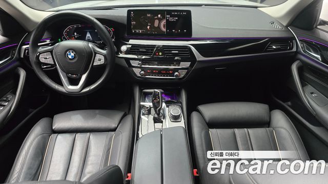BMW 5-Series 520i Luxury