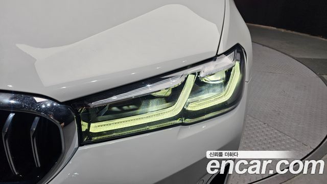 BMW 5-Series 520i Luxury