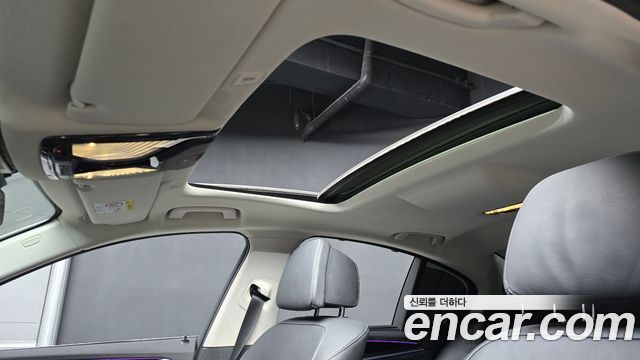 BMW 5-Series 520i Luxury
