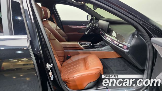 BMW 7-Series 740i xDrive M Sport