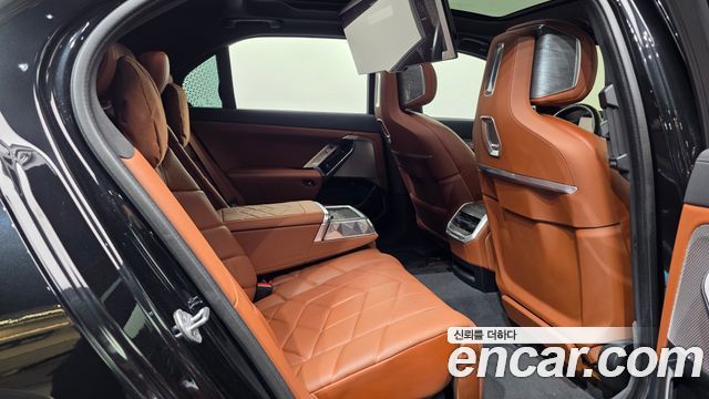 BMW 7-Series 740i xDrive M Sport