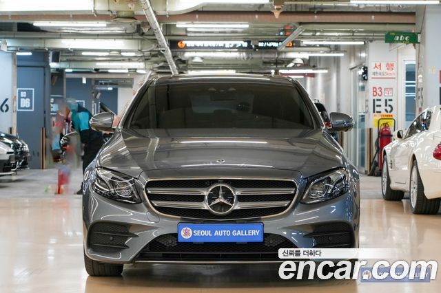 Mercedes-Benz E-Class E300 4MATIC AMG Line