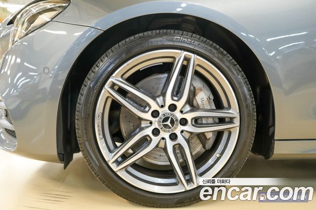 Mercedes-Benz E-Class E300 4MATIC AMG Line