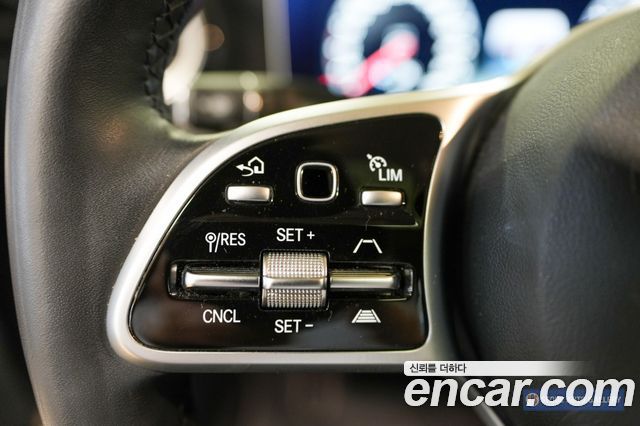 Mercedes-Benz E-Class E300 4MATIC AMG Line