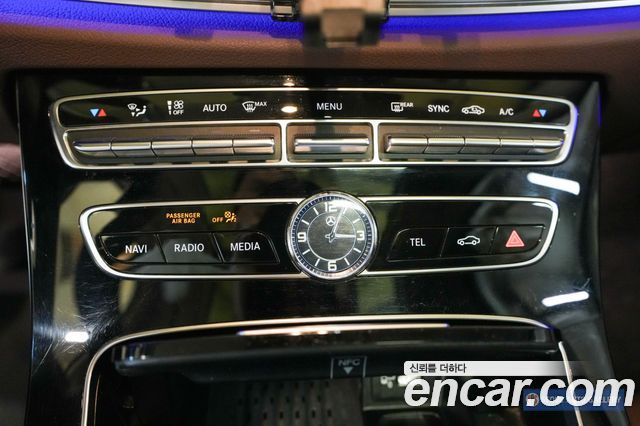 Mercedes-Benz E-Class E300 4MATIC AMG Line