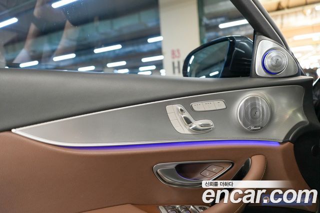 Mercedes-Benz E-Class E300 4MATIC AMG Line