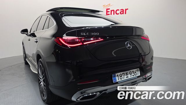 Mercedes-Benz GLC-Class GLC300 4MATIC Avnatgarde Coupe
