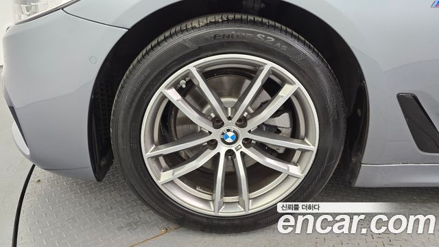 BMW 5-Series 520d M Sport package