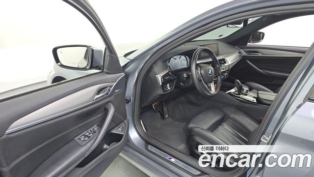 BMW 5-Series 520d M Sport package