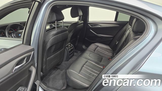 BMW 5-Series 520d M Sport package