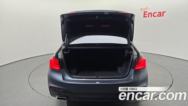BMW 5-Series 520d M Sport package