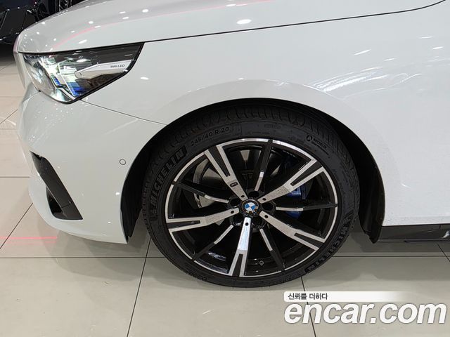 BMW 5-Series 530i xDrive M Sport