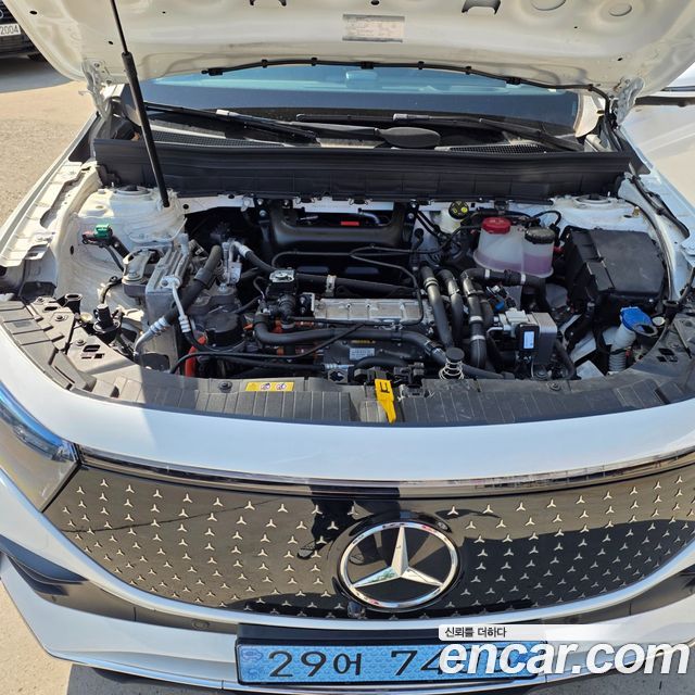 Mercedes-Benz EQB EQB300 4MATIC AMG Line