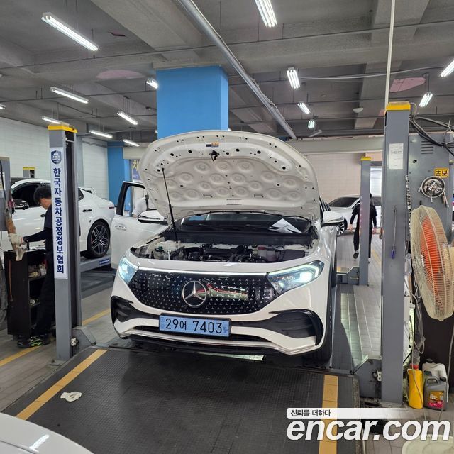 Mercedes-Benz EQB EQB300 4MATIC AMG Line
