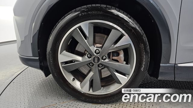 Audi Q4 e-tron 40 Premium