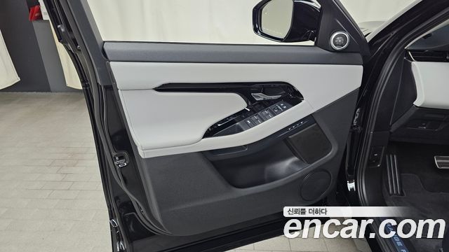 Land Rover Range Rover Evoque P250 Dynamic SE