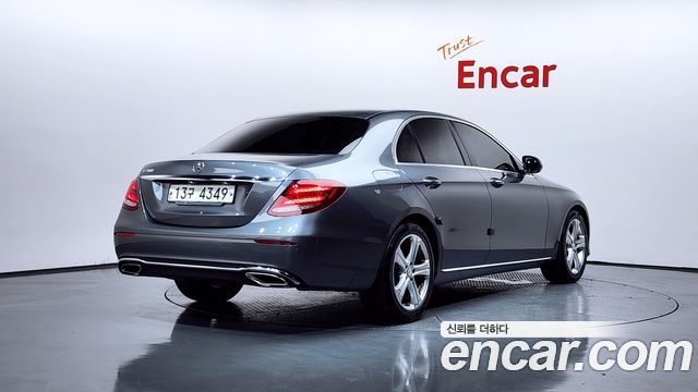 Mercedes-Benz E-Class E200 Avantgarde