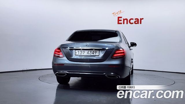 Mercedes-Benz E-Class E200 Avantgarde