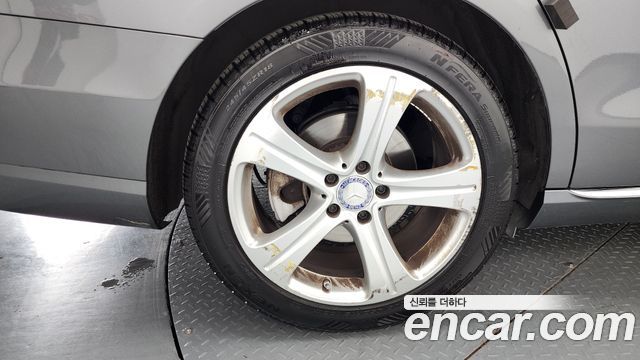 Mercedes-Benz E-Class E200 Avantgarde
