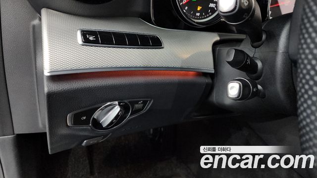 Mercedes-Benz E-Class E200 Avantgarde