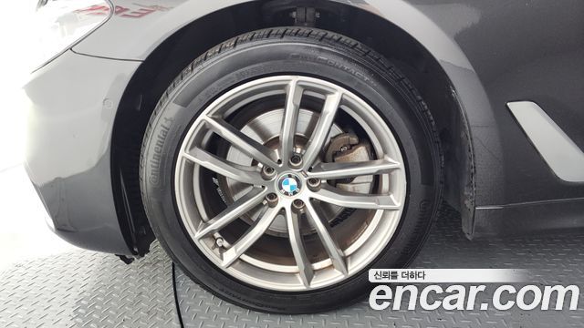 BMW 5-Series 520d M Sport package