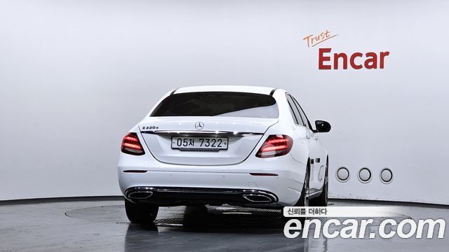 Mercedes-Benz E-Class E220d Avantgarde