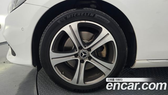 Mercedes-Benz E-Class E220d Avantgarde