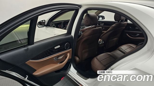 Mercedes-Benz E-Class E220d Avantgarde
