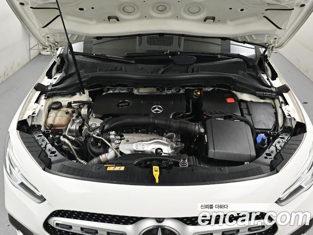 Mercedes-Benz GLA-Class GLA250 4MATIC
