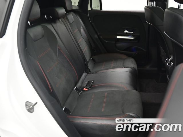 Mercedes-Benz GLA-Class GLA250 4MATIC