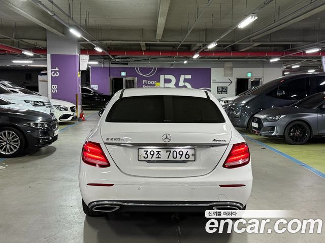 Mercedes-Benz E-Class E220d 4MATIC Avantgarde