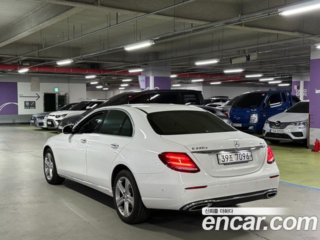 Mercedes-Benz E-Class E220d 4MATIC Avantgarde