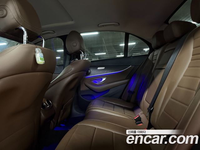 Mercedes-Benz E-Class E220d 4MATIC Avantgarde