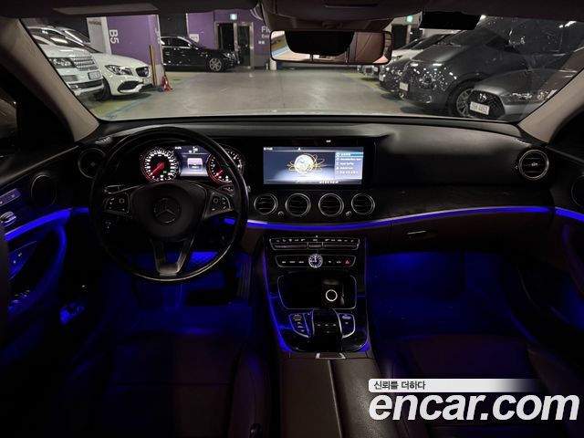 Mercedes-Benz E-Class E220d 4MATIC Avantgarde