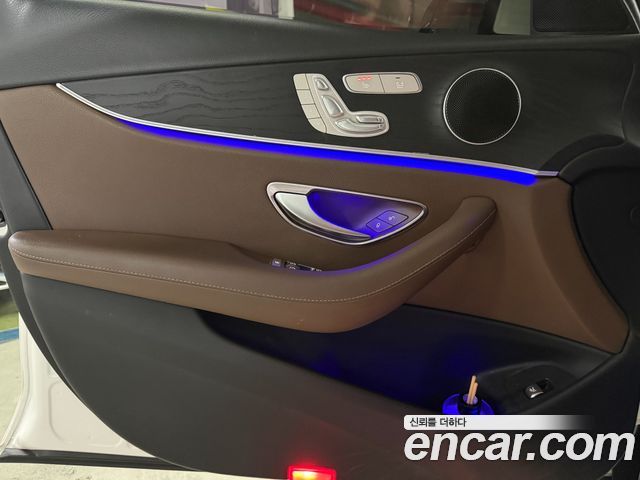 Mercedes-Benz E-Class E220d 4MATIC Avantgarde