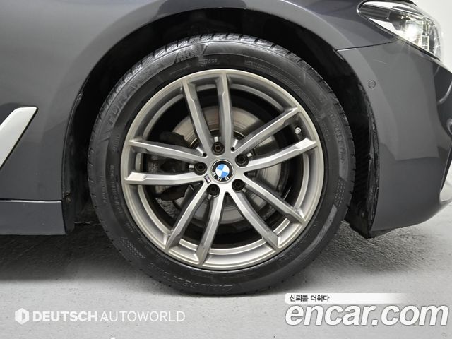 BMW 5-Series 520d M Sport package