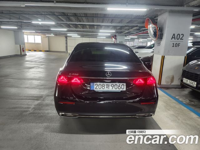 Mercedes-Benz E-Class E200 Avantgarde