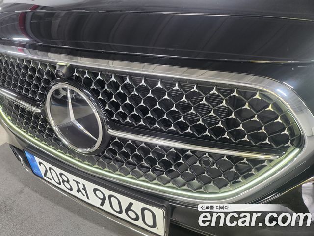 Mercedes-Benz E-Class E200 Avantgarde