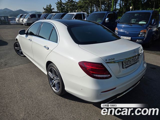 Mercedes-Benz E-Class E300 4MATIC AMG Line