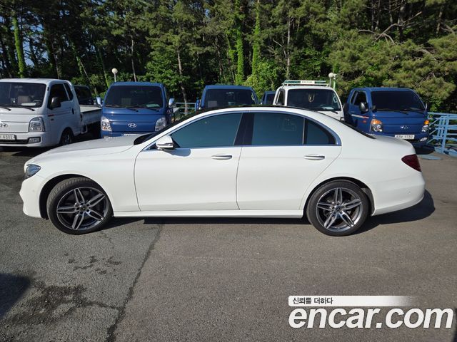 Mercedes-Benz E-Class E300 4MATIC AMG Line