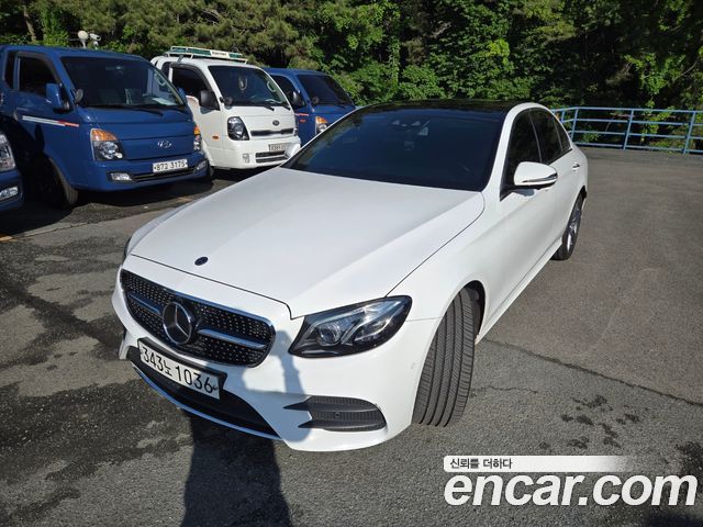 Mercedes-Benz E-Class E300 4MATIC AMG Line