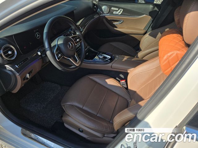 Mercedes-Benz E-Class E300 4MATIC AMG Line