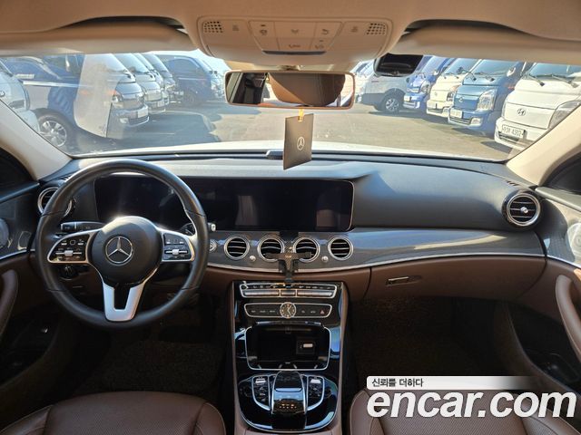 Mercedes-Benz E-Class E300 4MATIC AMG Line