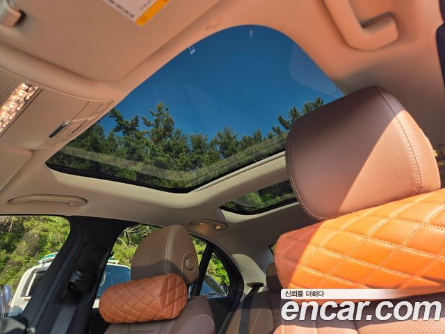 Mercedes-Benz E-Class E300 4MATIC AMG Line