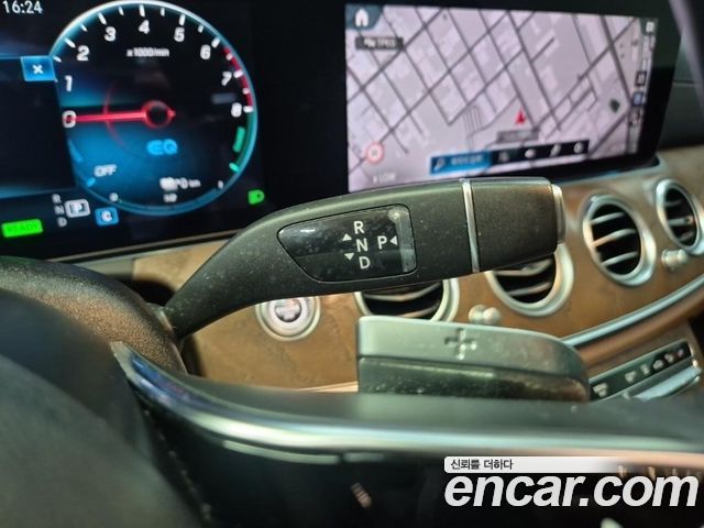 Mercedes-Benz E-Class E300e 4MATIC Exclusive