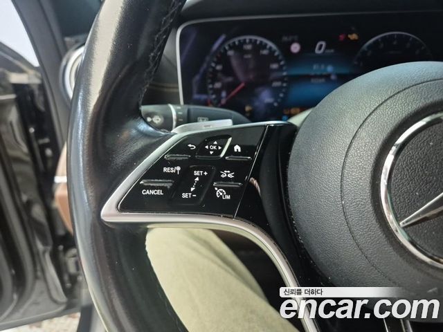 Mercedes-Benz E-Class E300e 4MATIC Exclusive