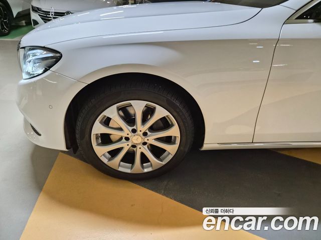 Mercedes-Benz E-Class E300 Exclusive