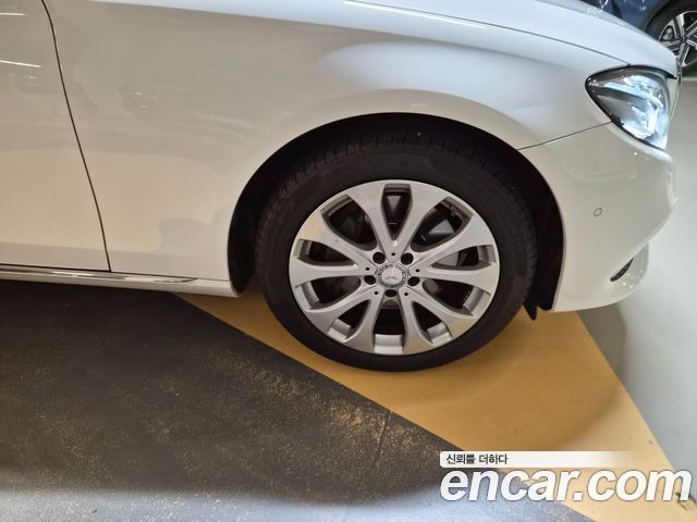 Mercedes-Benz E-Class E300 Exclusive